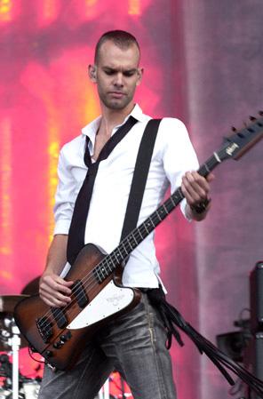 http://www.placebocity.com/images/photos/live/stefan05.JPG