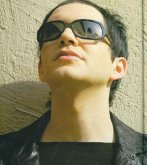 brian-molko-2004-0014