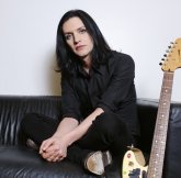 brian-molko-2009-0004